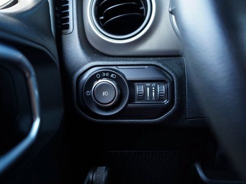 Used 2018 Jeep Wrangler Unlimited Sport AWD/4WD image 32