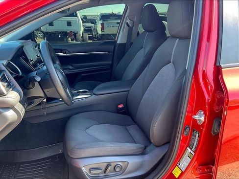 Used 2023 Toyota Camry LE image 18