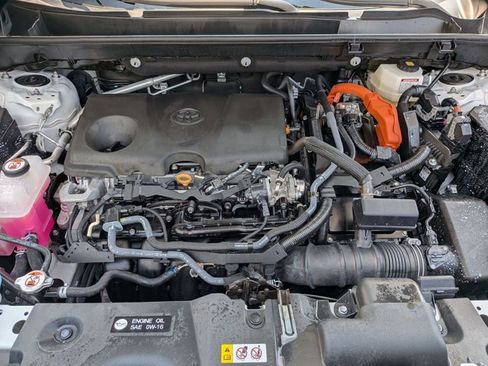 Used 2025 Toyota RAV4 LE AWD/4WD image 24