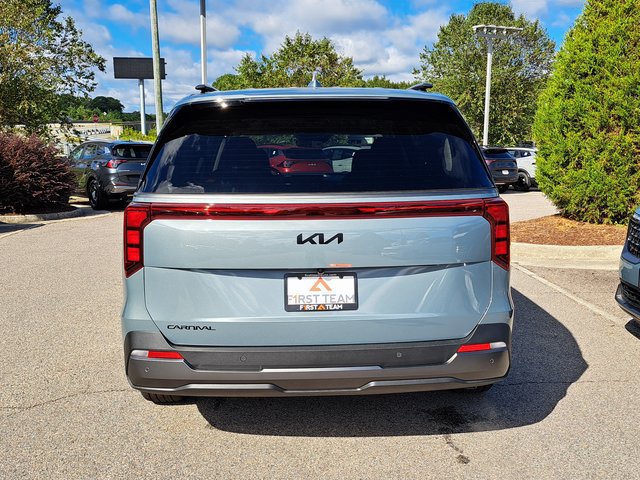 New 2027 Kia Carnival SX w/ Dark Edition Package FWD image 5