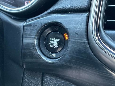 Used 2020 Jeep Grand Cherokee Laredo AWD/4WD image 25