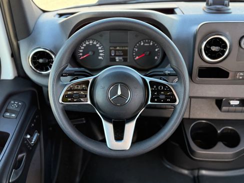Used 2020 Mercedes-Benz Sprinter 2500 image 15
