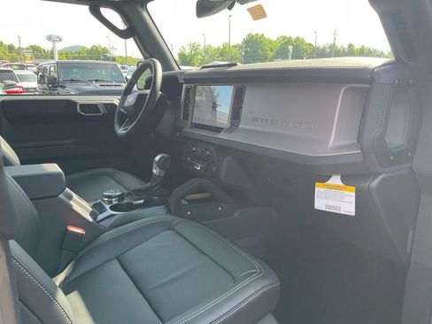 New 2026 Ford Bronco Outer Banks w/ Sasquatch Package AWD/4WD image 11