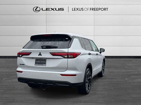 Used 2022 Mitsubishi Outlander ES AWD/4WD image 5
