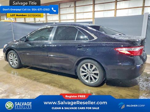 Used 2015 Toyota Camry XLE w/ Moonroof Package image 3