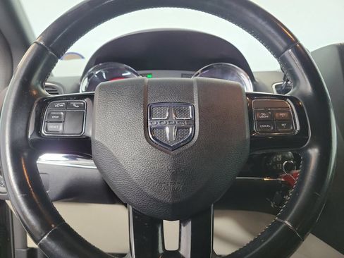 Used 2020 Dodge Grand Caravan SXT FWD image 15