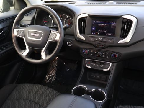 Used 2022 GMC Terrain SLE w/ Driver Convenience Package image 10