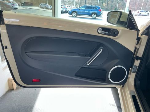 Used 2019 Volkswagen Beetle 2.0T S image 34