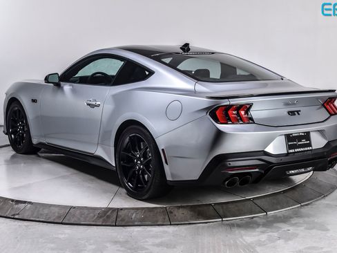Used 2025 Ford Mustang GT Premium image 4