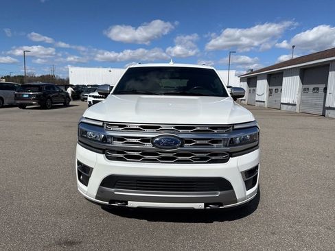 Used 2023 Ford Expedition Platinum image 2