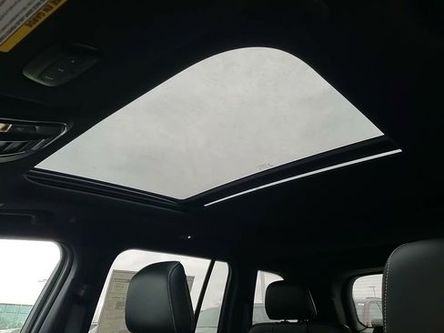 New 2025 Jeep Grand Cherokee Limited w/ Black Appearance Package image 35