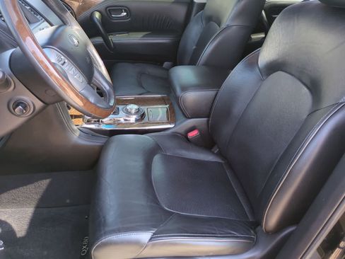 Used 2016 INFINITI QX80 4WD w/ Driver's Assistance Package image 16