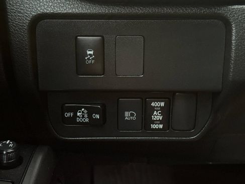 Used 2021 Toyota Tacoma TRD Off-Road AWD/4WD image 39