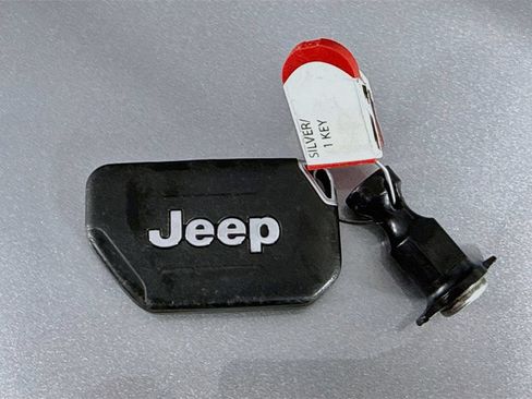 Used 2021 Jeep Wrangler Unlimited Sahara AWD/4WD image 37