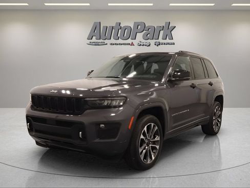 Certified 2023 Jeep Grand Cherokee Overland AWD/4WD image 7