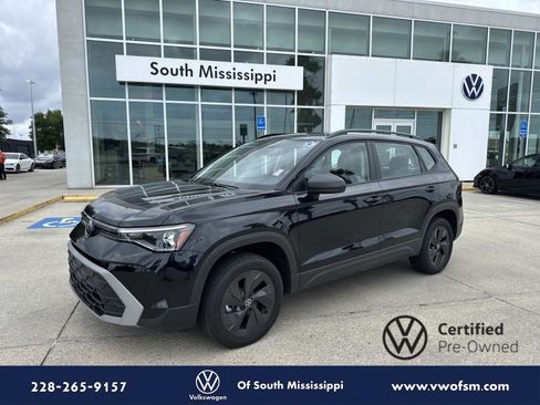 Used 2025 Volkswagen Taos S FWD image 1