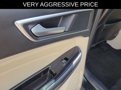 Used 2015 Ford Edge Titanium FWD image 14