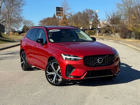 Used 2025 Volvo XC60 B5 Ultra w/ Protection Package Premier image 2