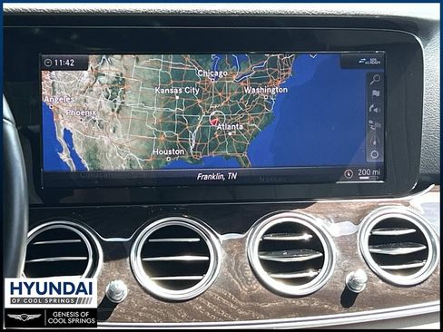 Used 2019 Mercedes-Benz E 300 image 24
