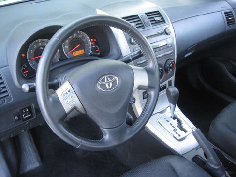 Used 2010 Toyota Corolla S image 24