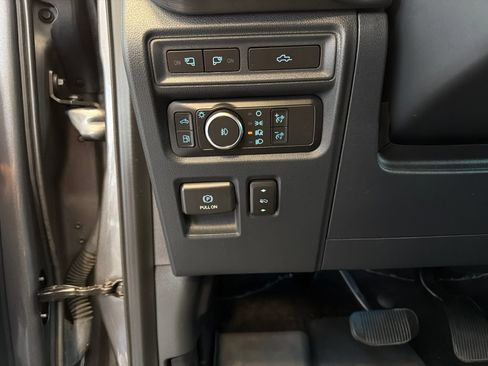 Used 2022 Ford F150 Lariat w/ Equipment Group 502A High AWD/4WD image 16
