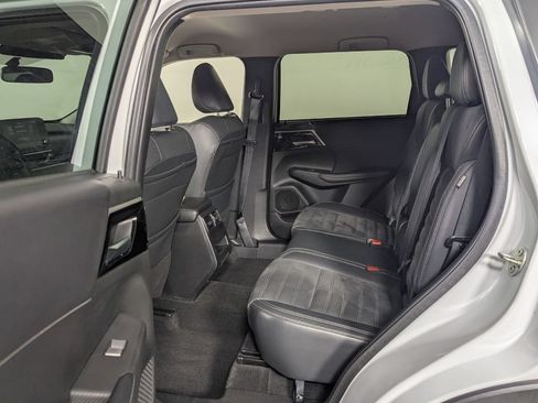 Used 2022 Mitsubishi Outlander SE FWD image 26