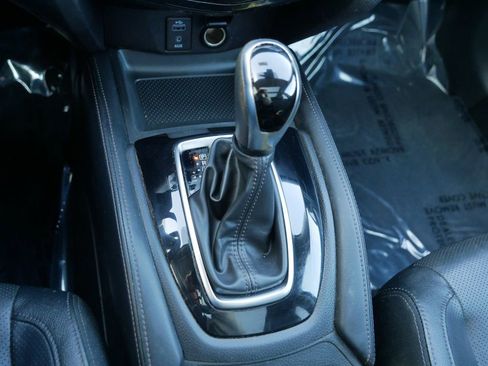 Used 2017 Nissan Rogue SL w/ SL Premium Package image 21