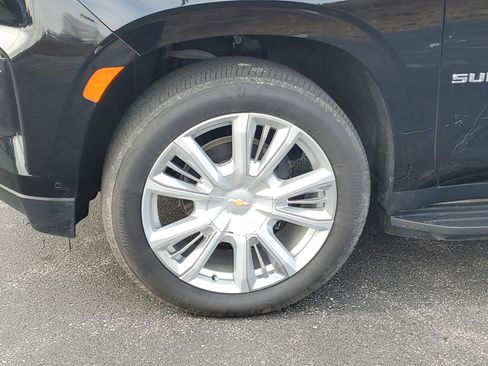 Used 2024 Chevrolet Suburban High Country w/ Advanced Technology Package image 10