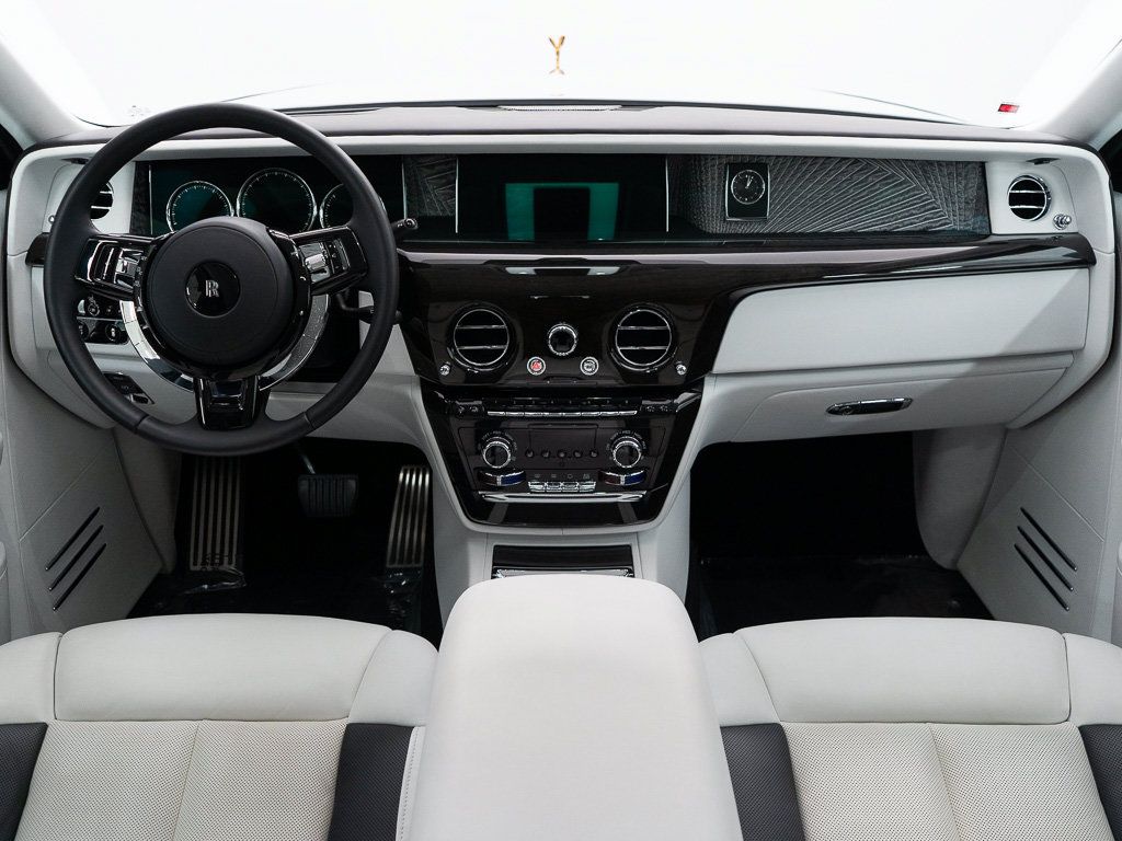 Certified 2023 Rolls-Royce Phantom Sedan RWD image 34