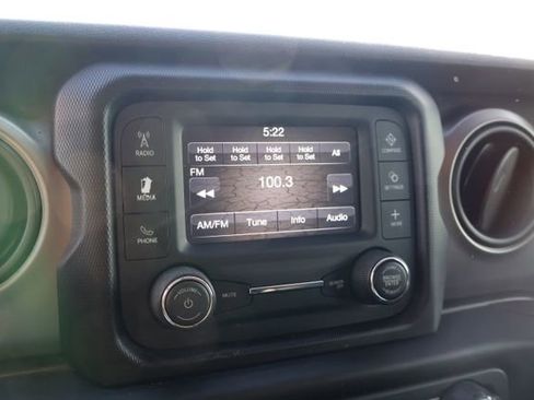 Used 2019 Jeep Wrangler Unlimited Sport S image 16