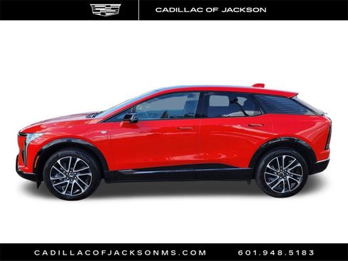 New 2025 Cadillac Optiq Sport 1 image 17