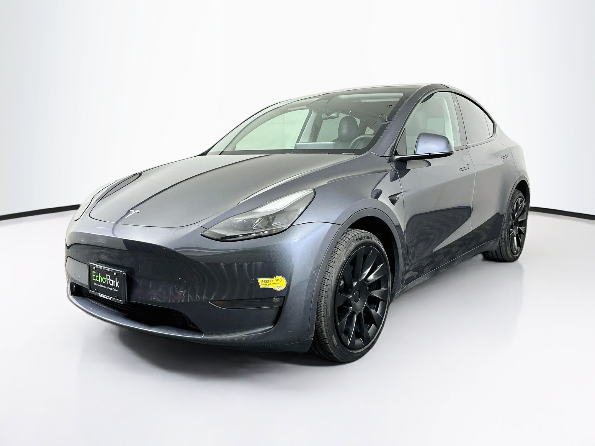 Used 2022 Tesla Model Y Long Range AWD/4WD image 3