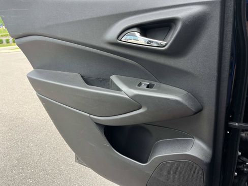 Used 2024 Chevrolet Trax RS w/ Sunroof Package FWD image 19