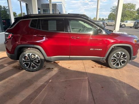 Used 2022 Jeep Compass Limited AWD/4WD image 9