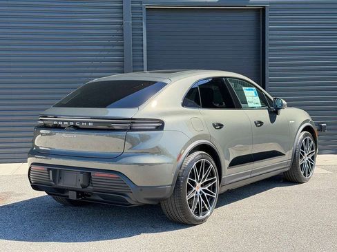 New 2026 Porsche Macan 4 Electric AWD/4WD image 23