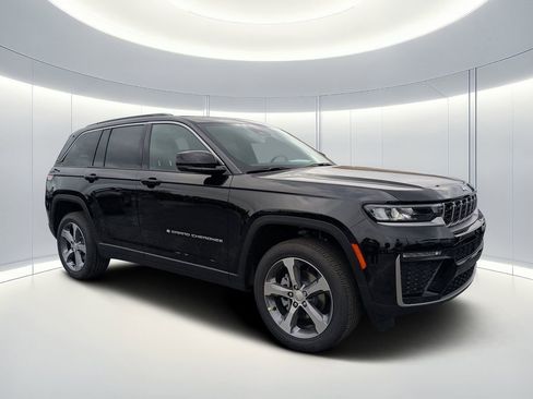New 2026 Jeep Grand Cherokee Limited AWD/4WD image 1