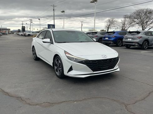 Used 2023 Hyundai Elantra SEL w/ Convenience Package image 6