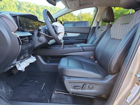 Used 2025 Nissan Murano Platinum w/ Cargo Package AWD/4WD image 6