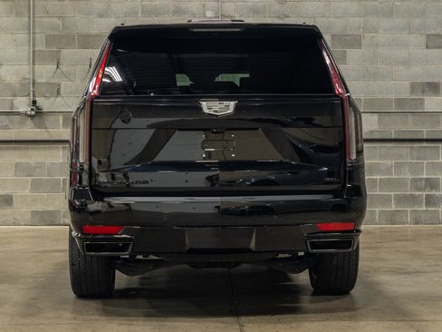Used 2023 Cadillac Escalade ESV Sport Platinum w/ LPO, ONYX Package AWD/4WD image 6
