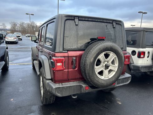 Used 2022 Jeep Wrangler Unlimited Sport image 6