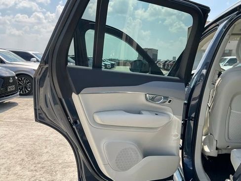 Certified 2025 Volvo XC90 B5 Core AWD/4WD image 9