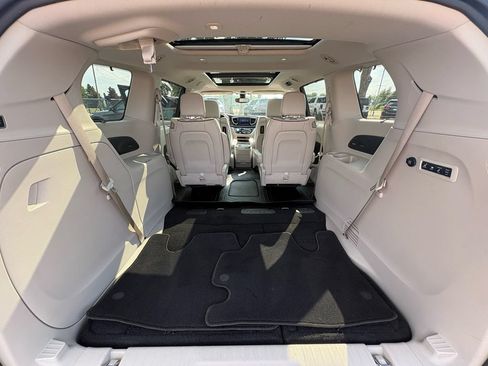 Used 2017 Chrysler Pacifica Limited FWD image 31