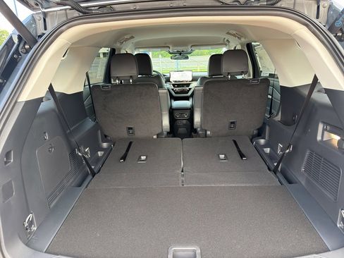 New 2026 Ford Explorer Active RWD image 10