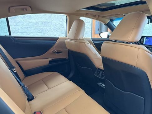 New 2025 Lexus ES 350 w/ Premium Package image 39