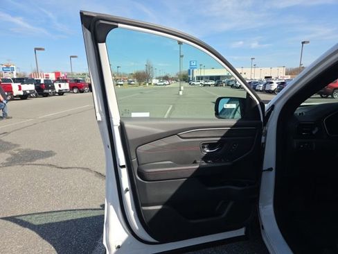 New 2026 Honda Pilot Black Edition image 13