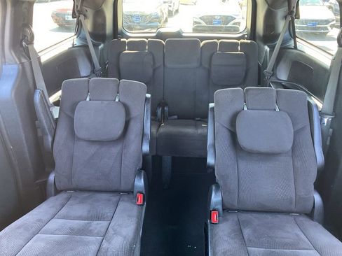 Used 2014 Dodge Grand Caravan SE FWD image 14