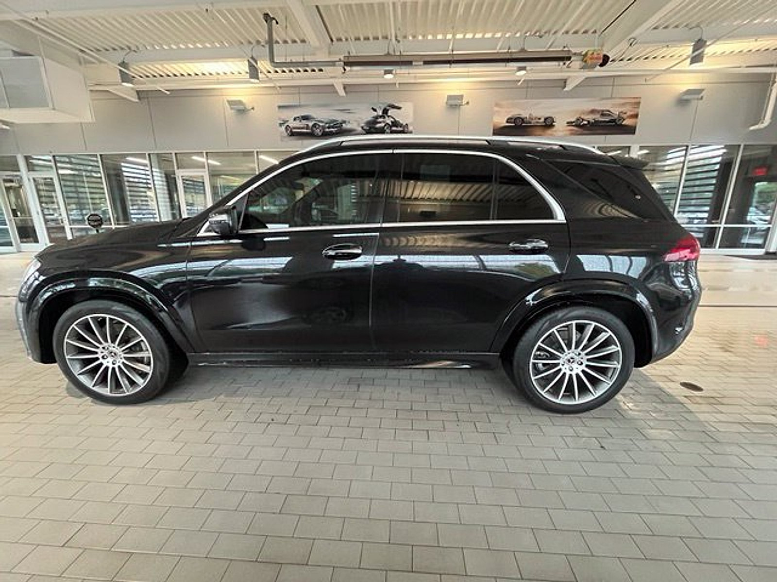 Used 2024 Mercedes-Benz GLE 450 4MATIC image 4