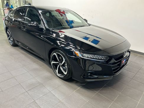 Used 2022 Honda Accord Sport image 2