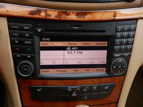 Used 2009 Mercedes-Benz E 350 4MATIC Wagon image 21