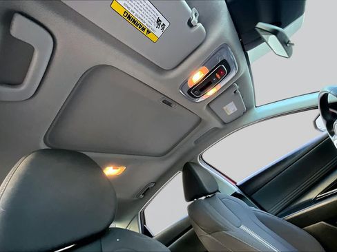 Used 2025 Hyundai Elantra SEL FWD image 14